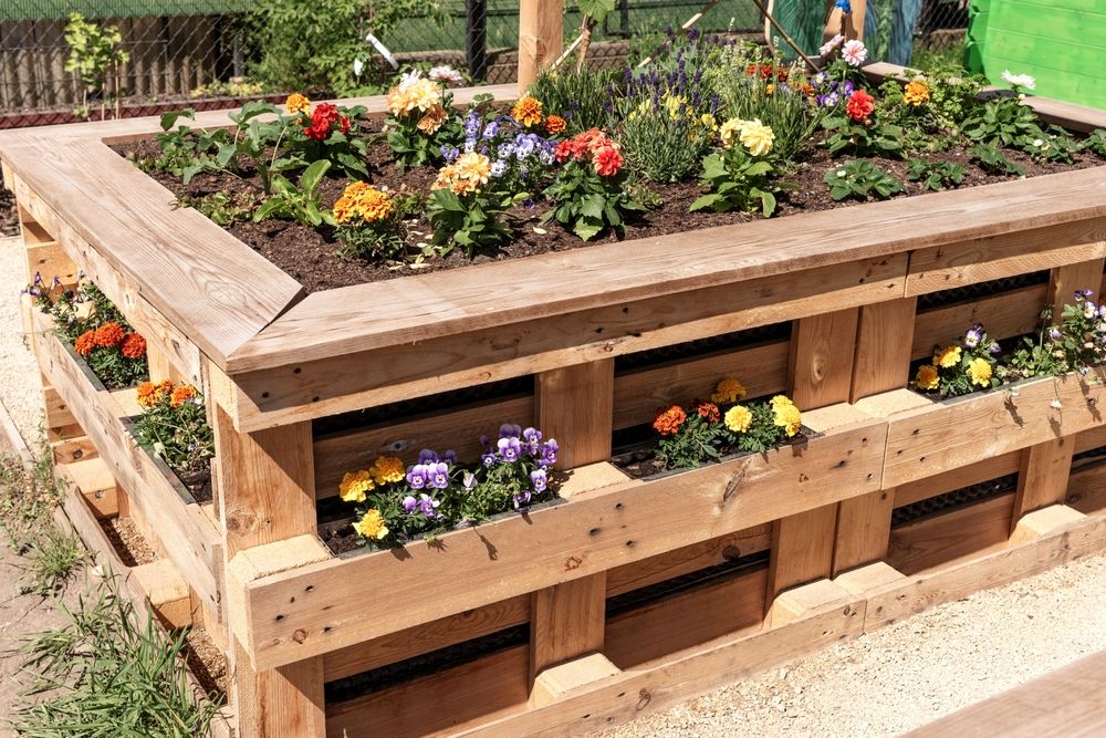 Simple,Raised,Bed,In,The,Garden,Built,From,Pallets