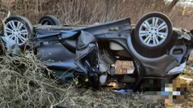 Horrorbaleset Ősinél: "Az aszfalton szóródtak szét a kocsiból kiszakadt darabok"