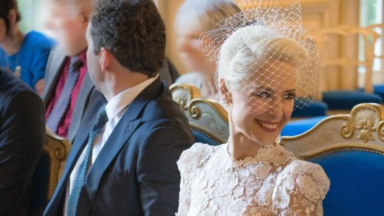 Párizsban mondta ki a boldogító igent Orosz Barbi