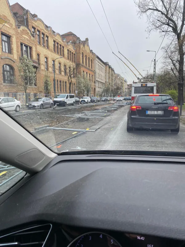 Ajtósi Dürer sor, káosz