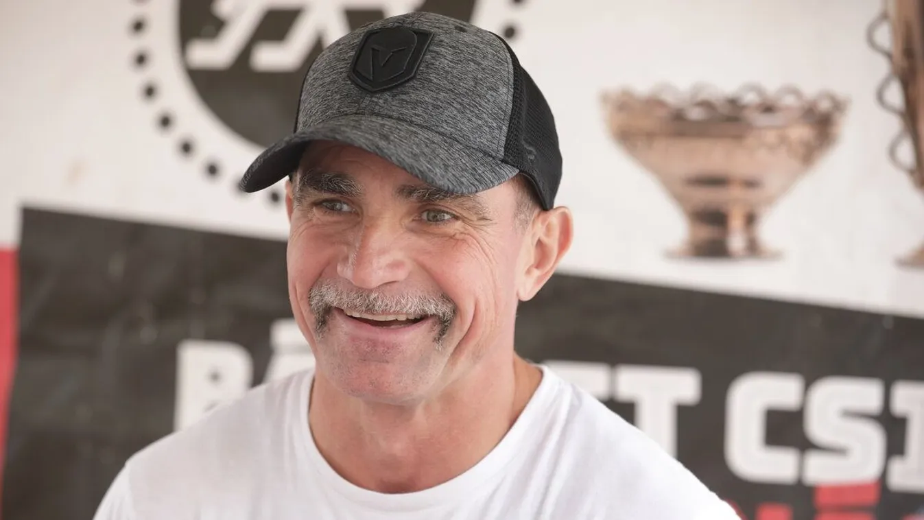 Ambrus Attilának kell az alkohol, hogy bírja a tempót