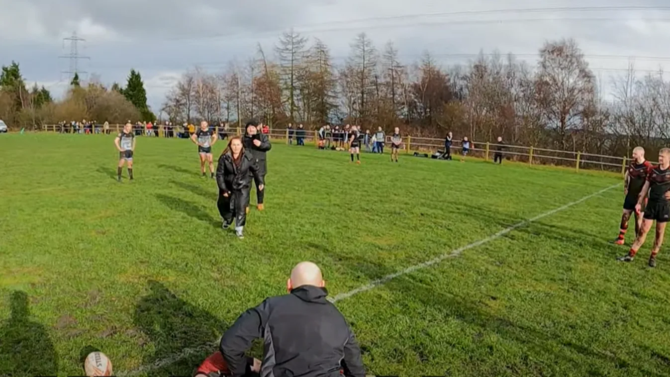 Összeesett a pályán egy játékos: szerelmét lesokkolta, ami ezután történt  - videó