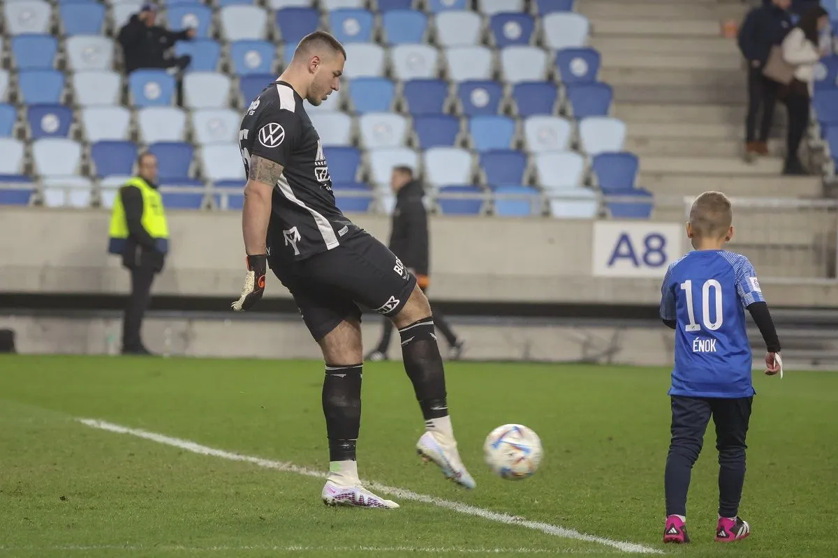 Senkó zsombor különleges ajándékkal kárpótolná a csalódot kis Énokot