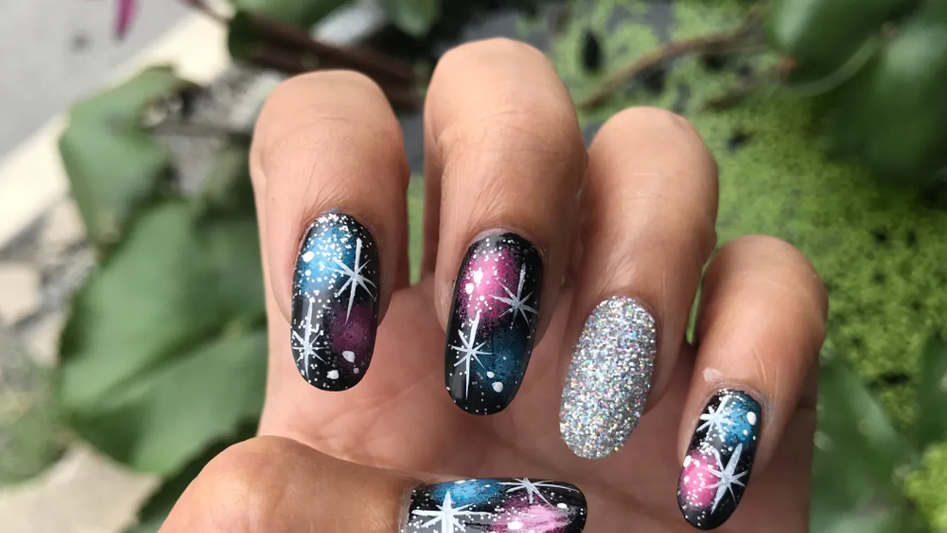 Ismét hódít ez a manikűr: határ a csillagos ég!
