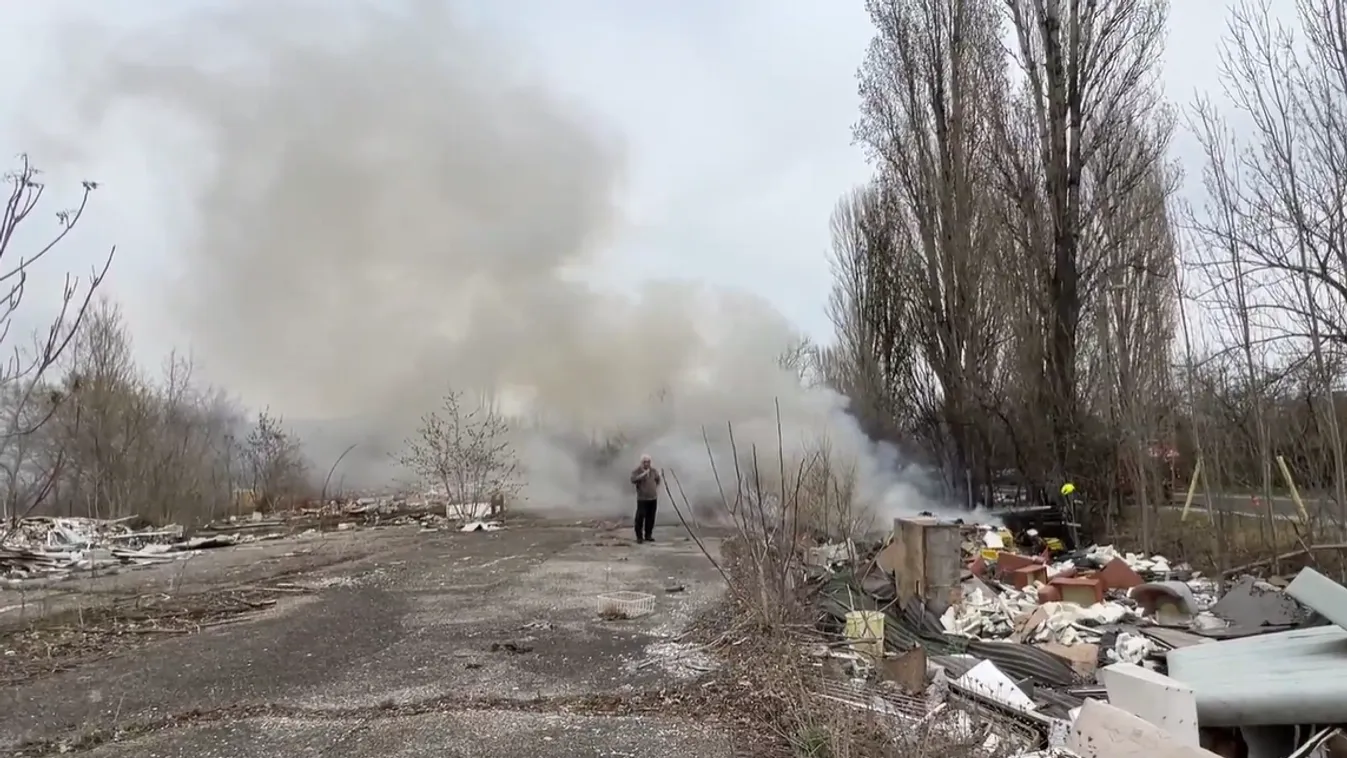 Hatalmas lángok csaptak fel a IX. kerületben - Videó!