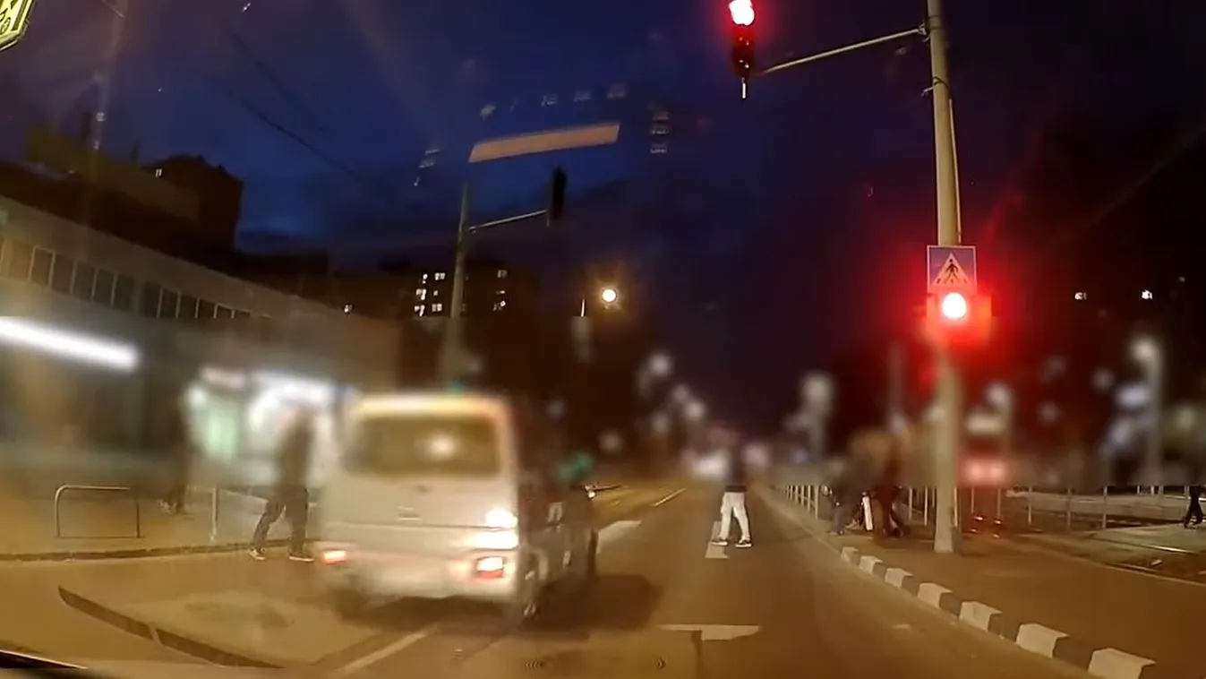 Az Üllői úton is majdnem tömeggázolás történt - videó