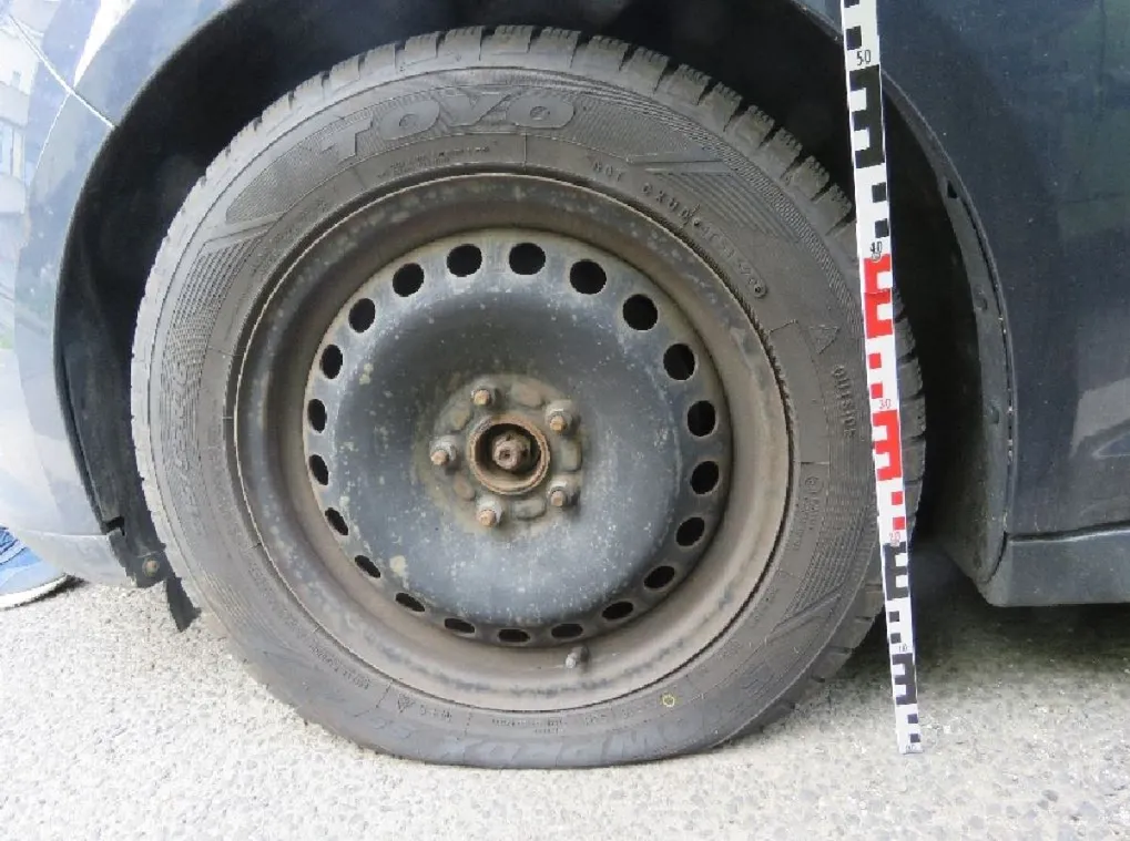 váci rendőr kiszúrt kereke 