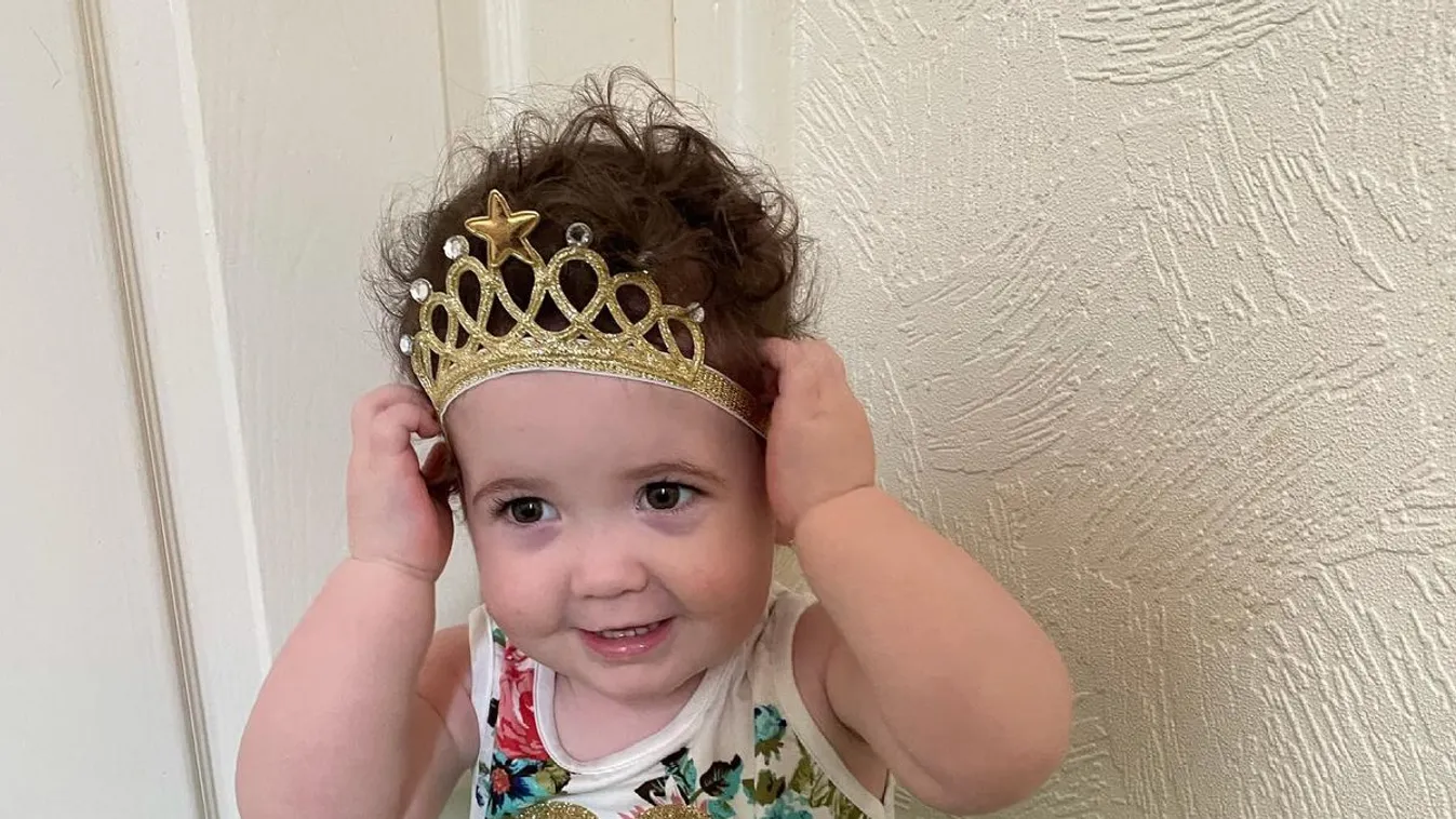 Csodáért imádkozik a 3 éves kislány családja