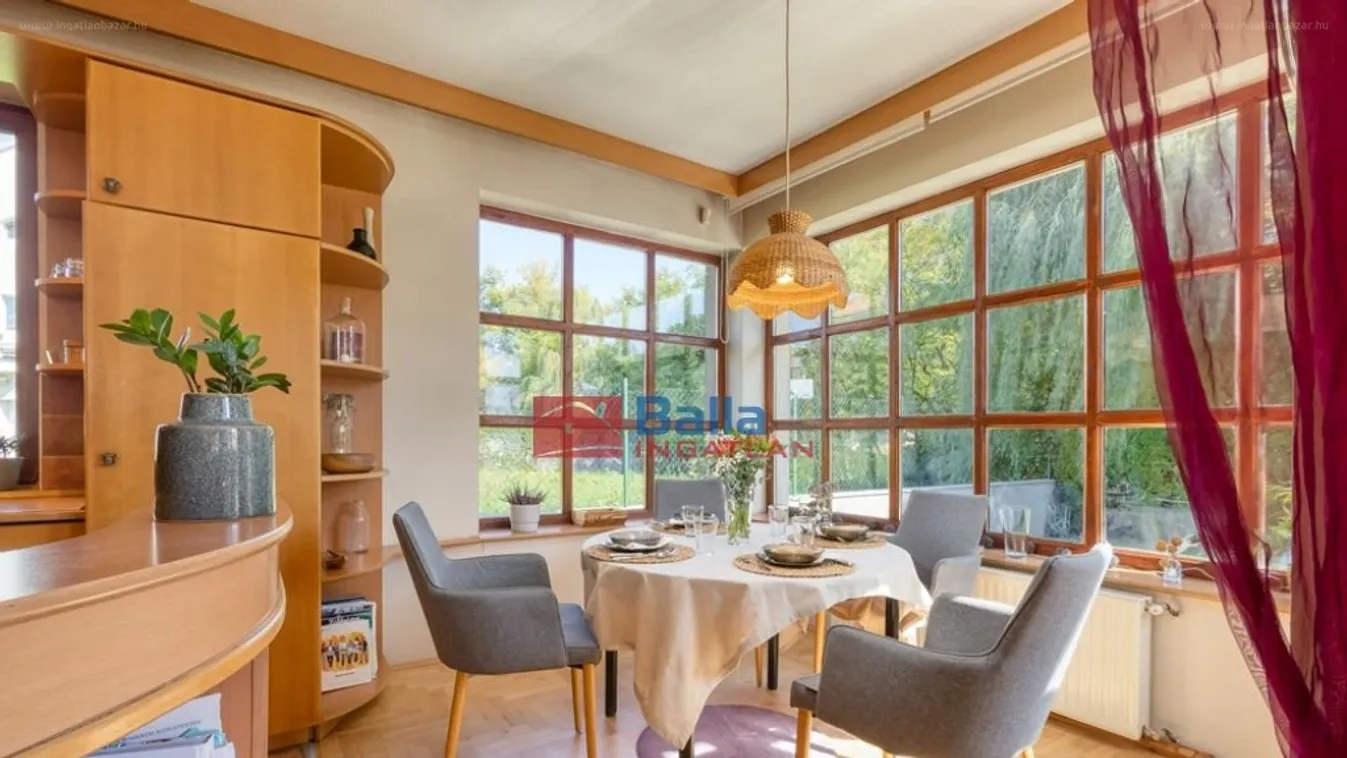 Eladó az ürömi Görgey utcában egy pazar otthon