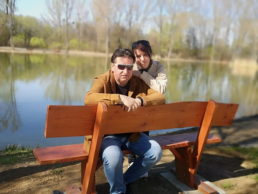 Sláger Tibó és felesége, Mónika