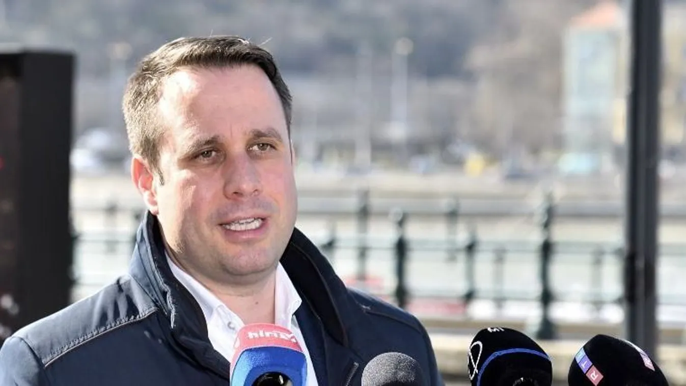 Dömötör: Bohóckodásba illő performanszt adott elő a Momentum