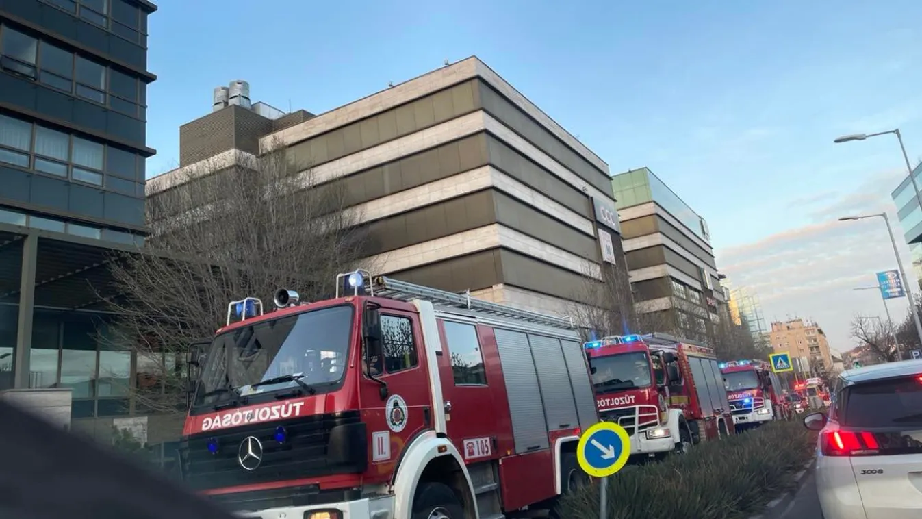 Mi történt? Mentők és tűzoltók vonultak ki a MOM Parkhoz