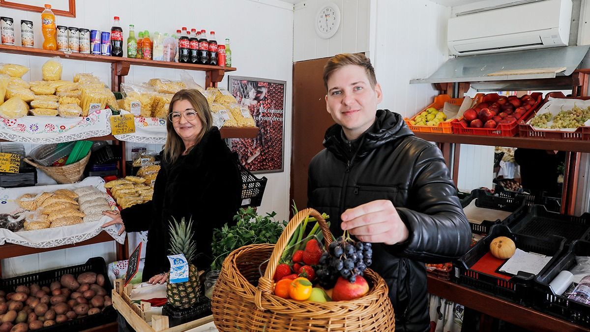 Saját zöldségeséből viszi a finomságokat unokájának Szabó Zsófi édesanyja