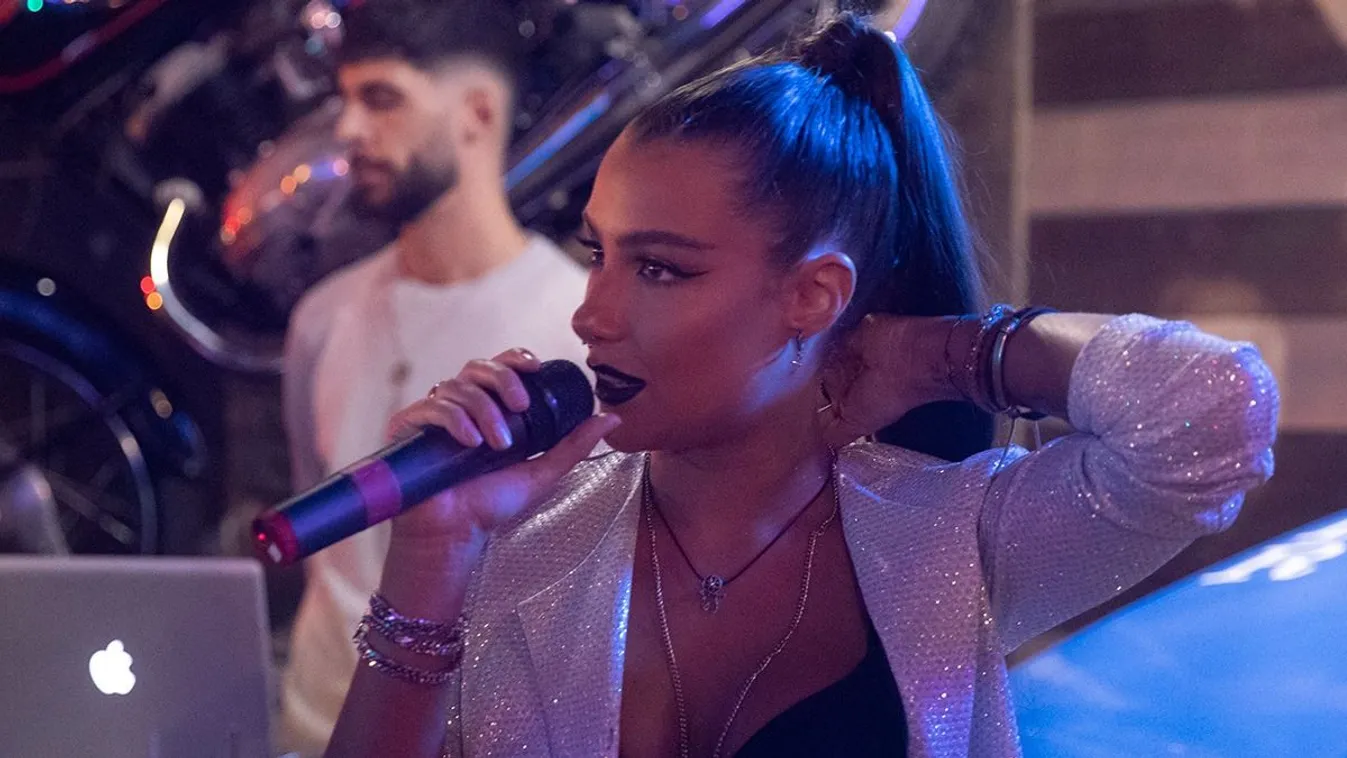 Vajon miből finanszírozza a szakítás után az életét Andi?