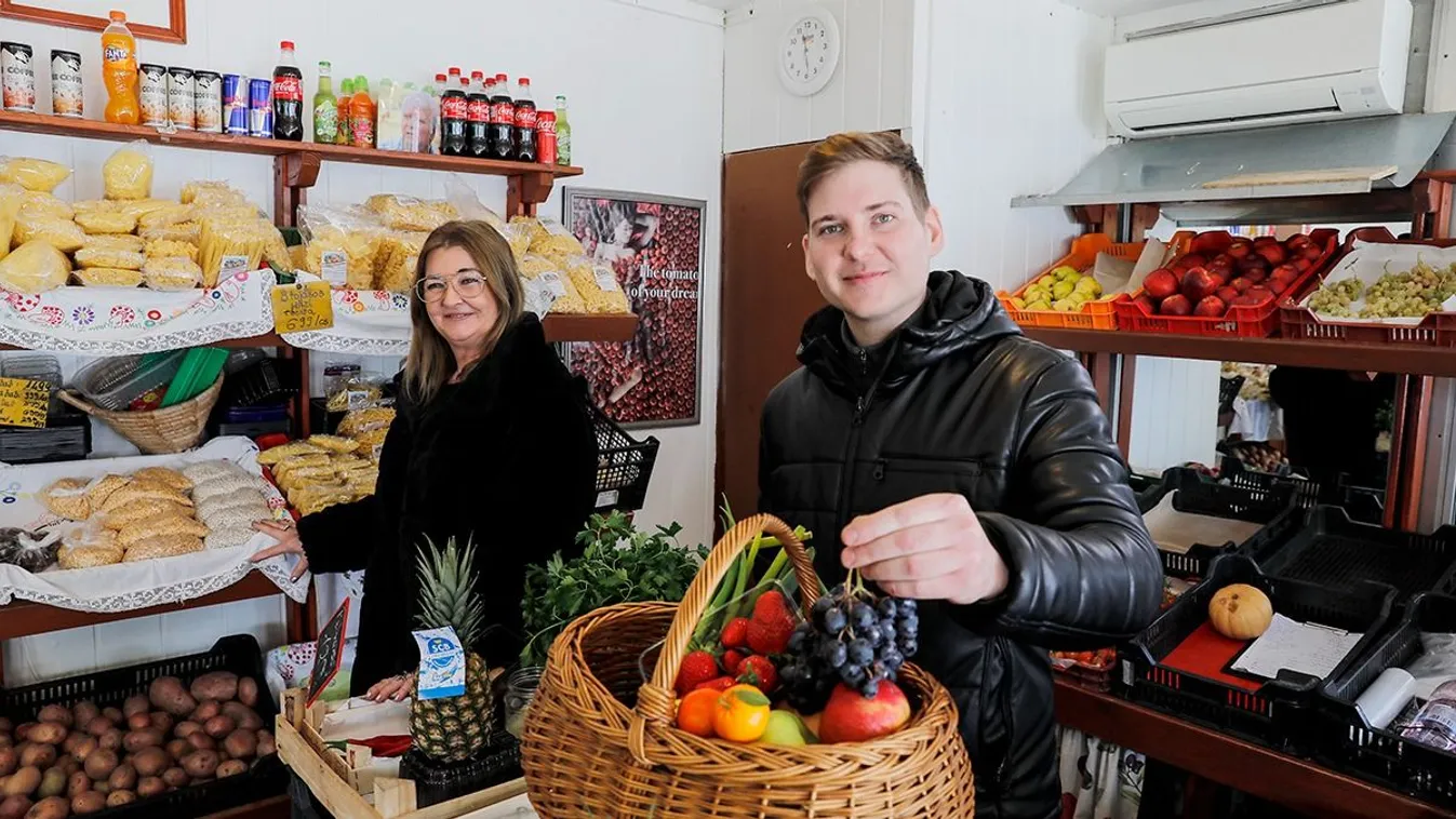 Saját üzletéből viszi a finomságokat Szabó Zsófi anyukája