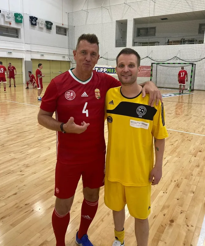 Mészöly Géza és Puskás Peti, itt már a szent a béke közöttük