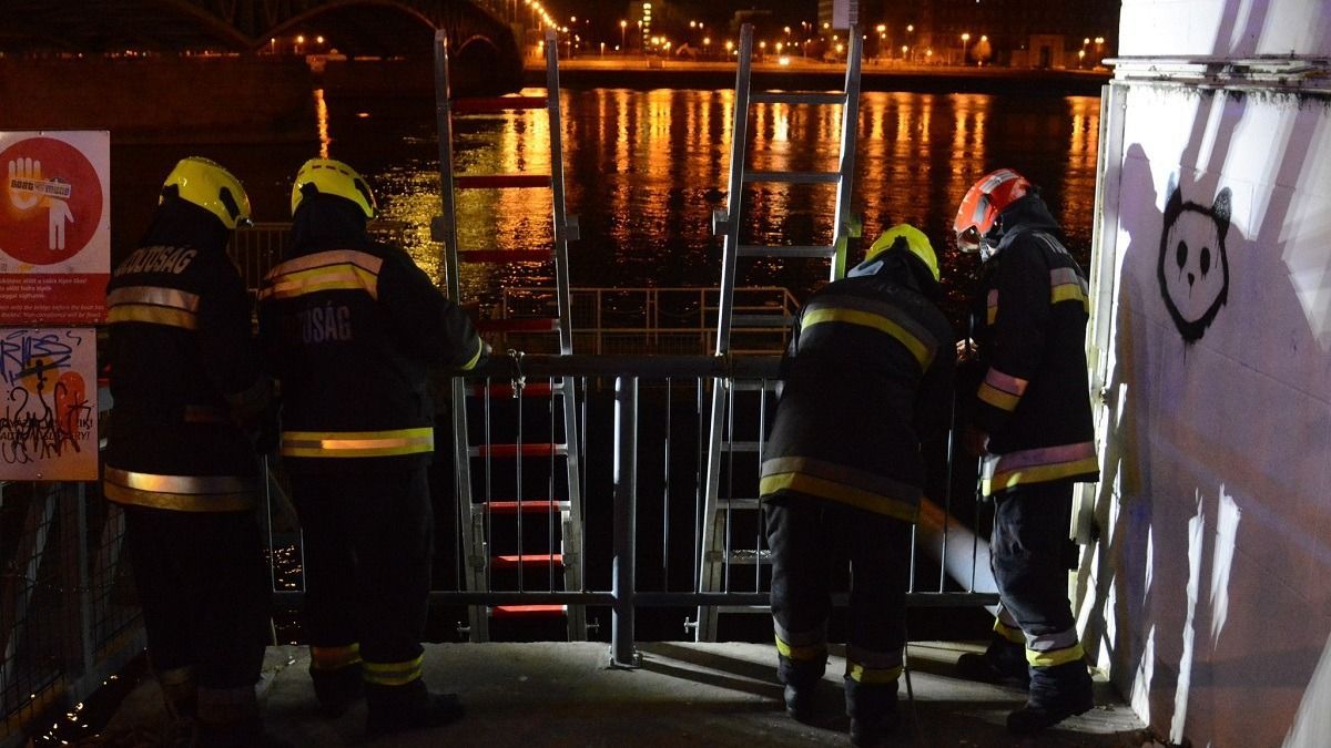 Drámai felvételek: a Duna-partnál zuhant mélybe egy férfi Budapesten