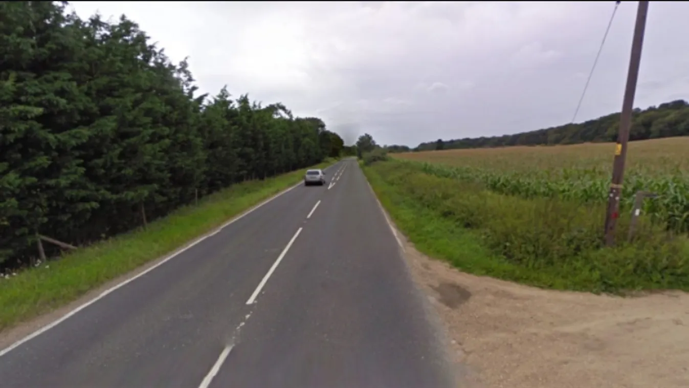 Menet közben esett ki egy gyerek az autóból