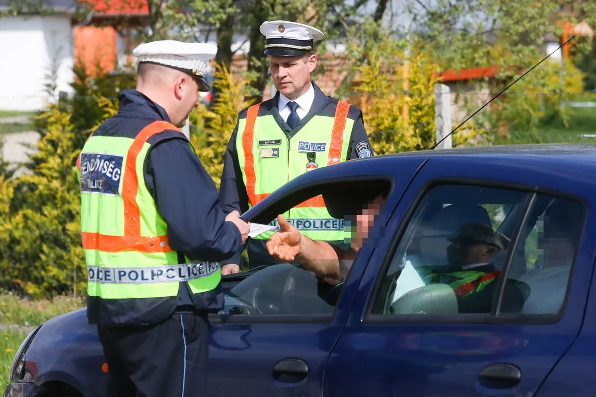 közúti ellenőrzés
traffipax