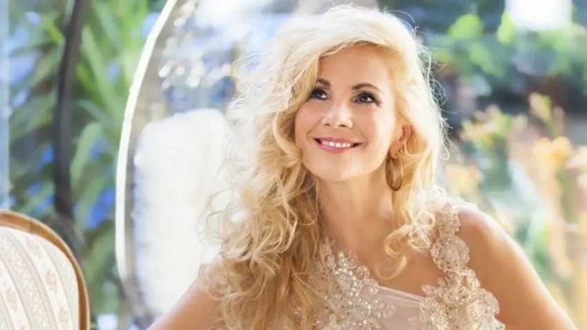 Horgas Eszter - eljegyzés