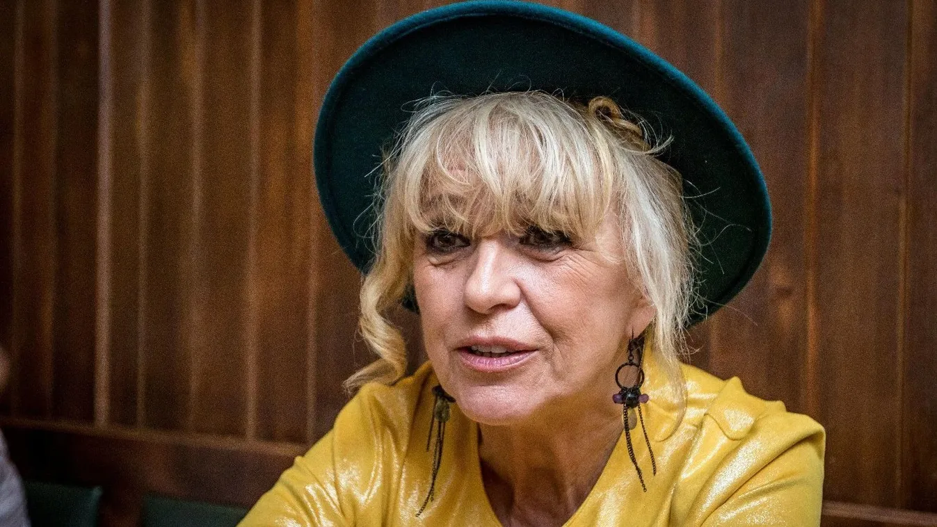 Csepregi Éva fájó szívvel együtt gyászol fiával