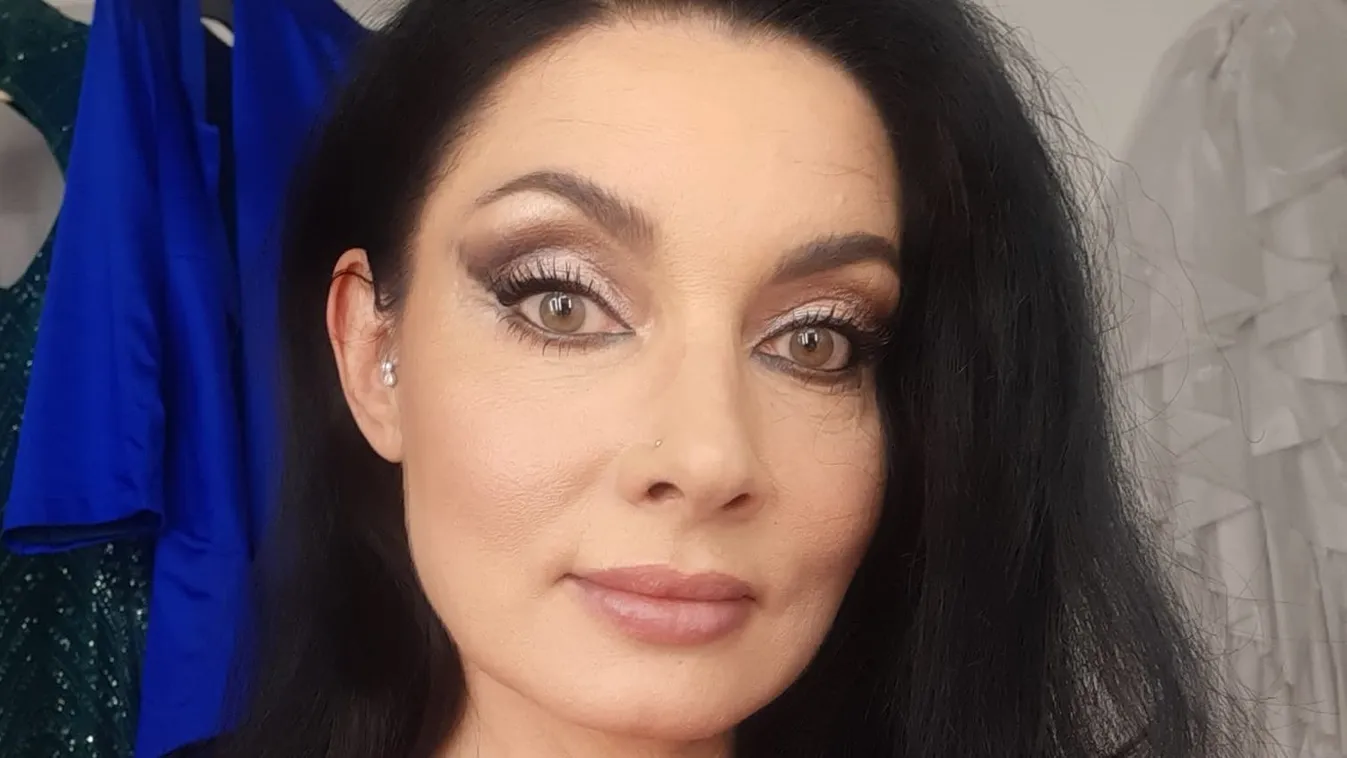 Először hagyja egyedül kisebbik fiát Gregor Bernadett