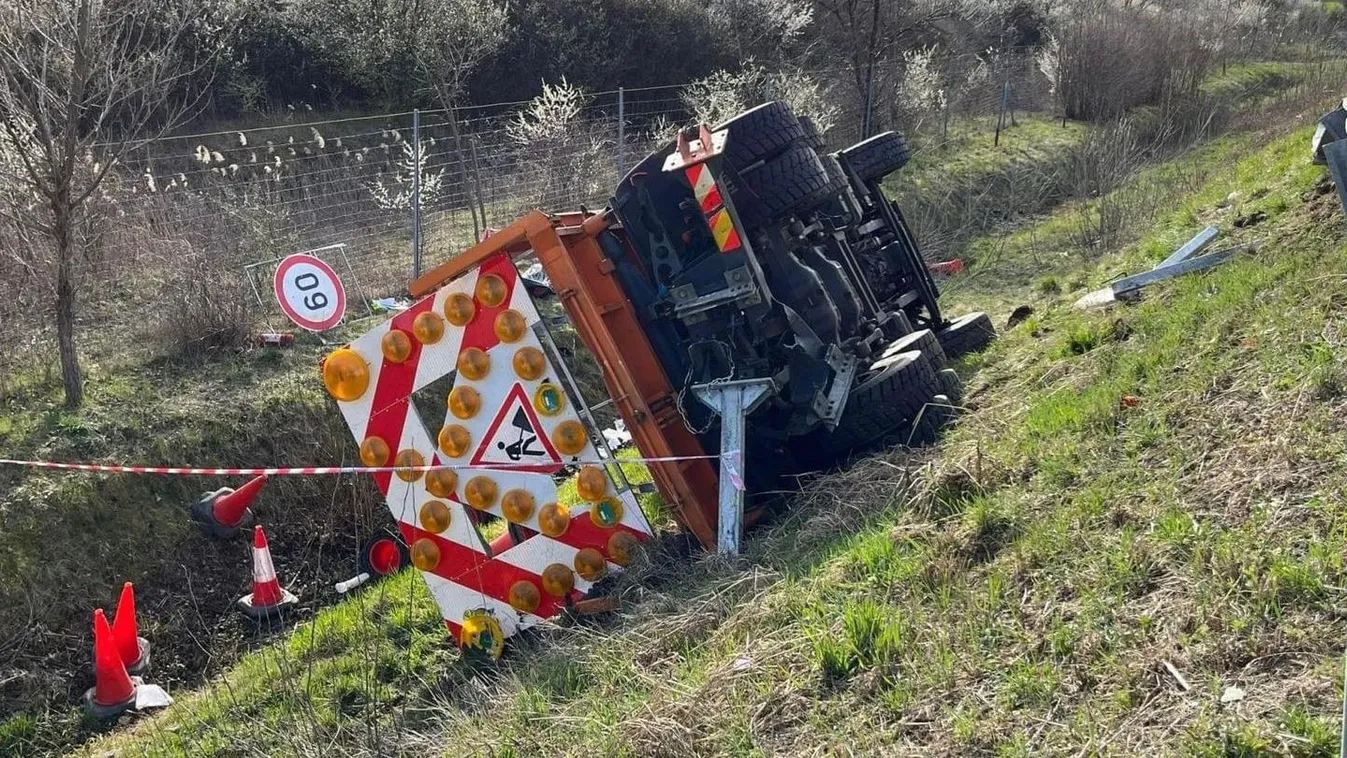 21 halottjukra emlékezve vonulnak az utcákra a közutasok