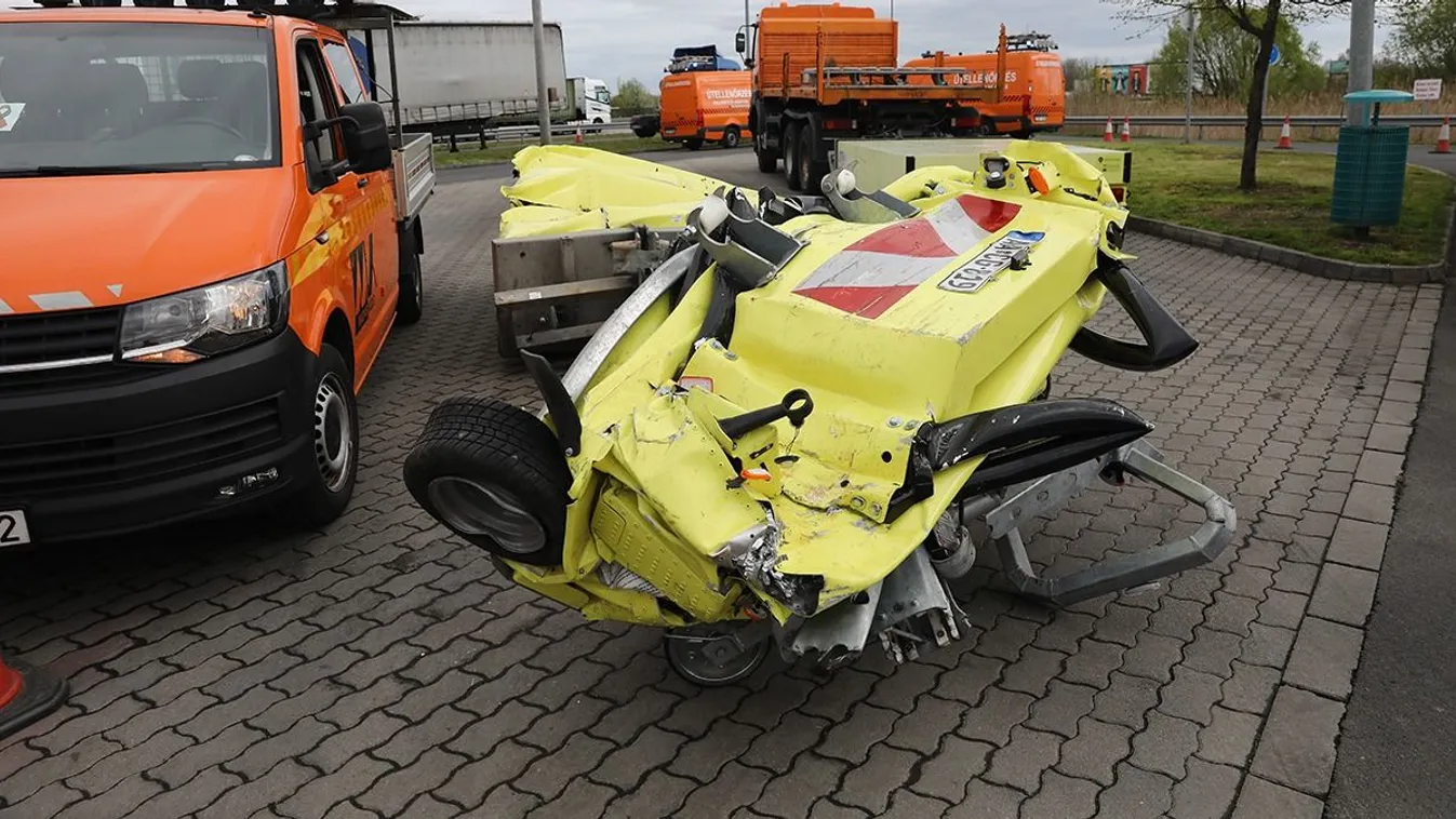 21 munkagép vonult elhunyt közutasok emlékére - videó