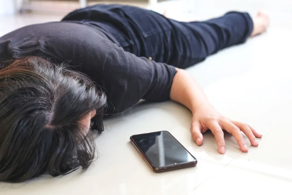 ájulás, elájul, ájult, eszméletlen