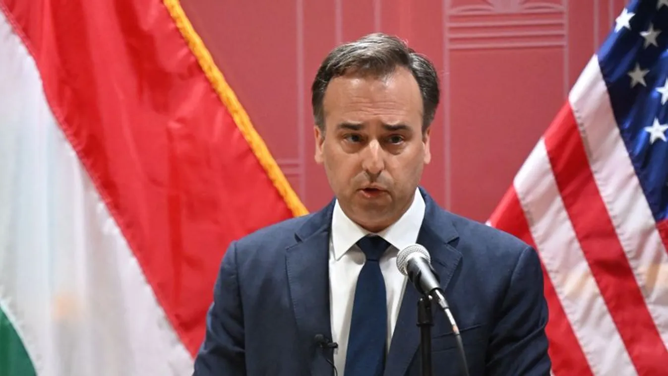 Mibe akar minket "belepréselni" Amerika?