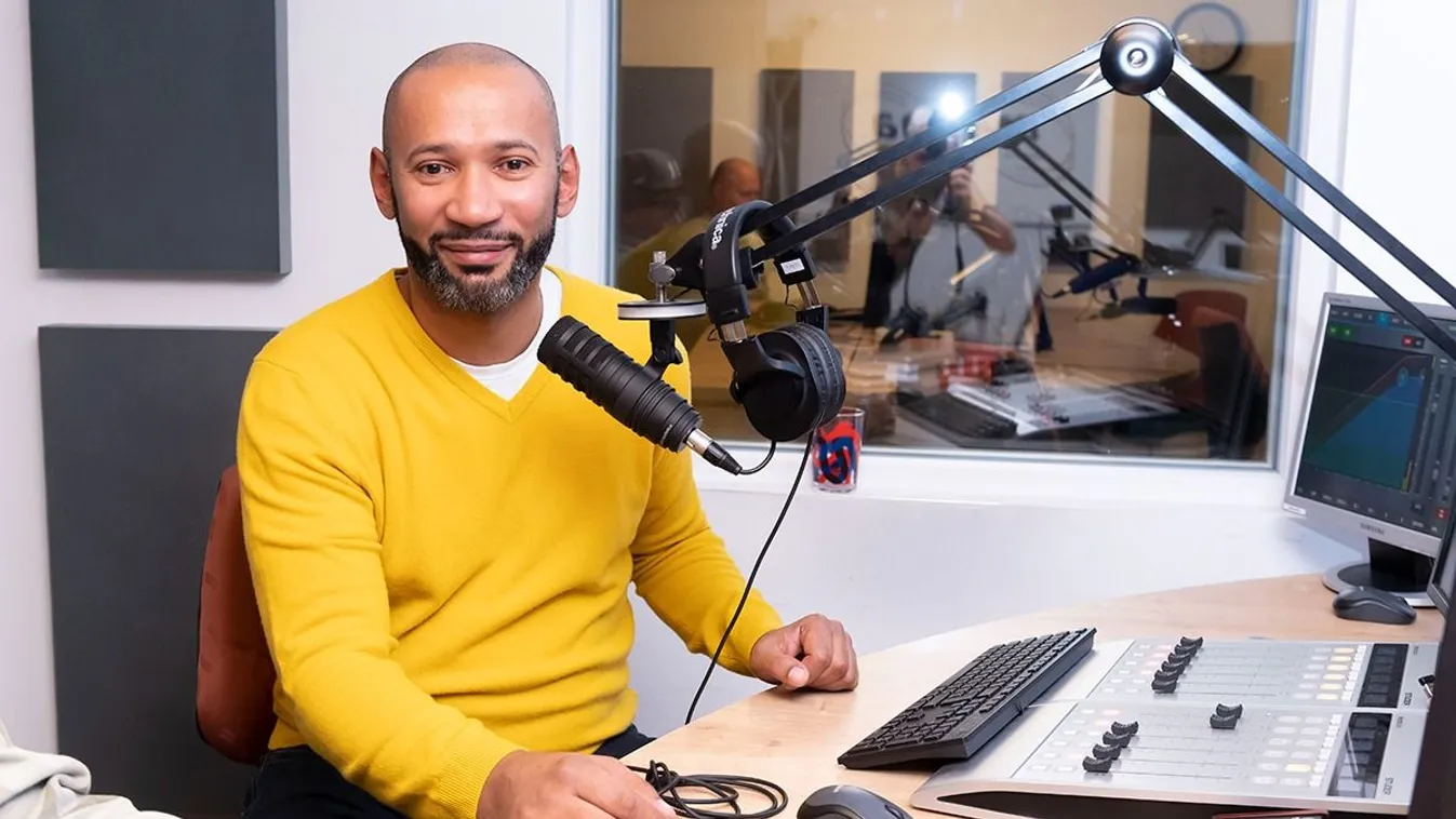 Páros lábbal szállt bele Lakatos Márkba a színész - Videó