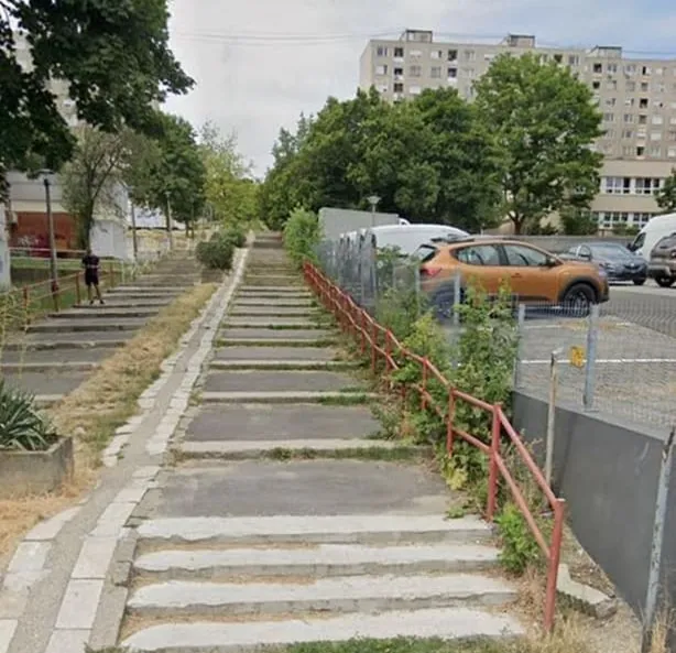 halott, holttest, Miskolc, lépcső, fiatal férfi, 