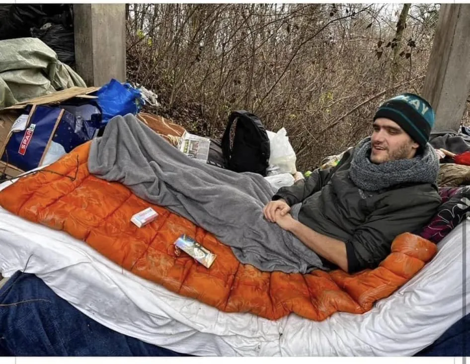 Gábor híd alatt Nagykovácsi hajléktalan