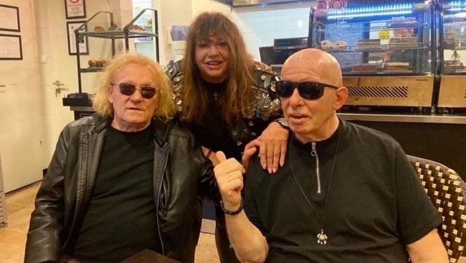 Charlie, Cini, Török Ádám