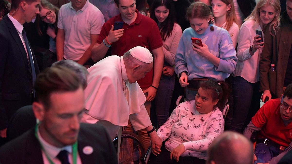 Ezt üzente Ferenc pápa a fiataloknak – fotókon az egyházfő találkozója