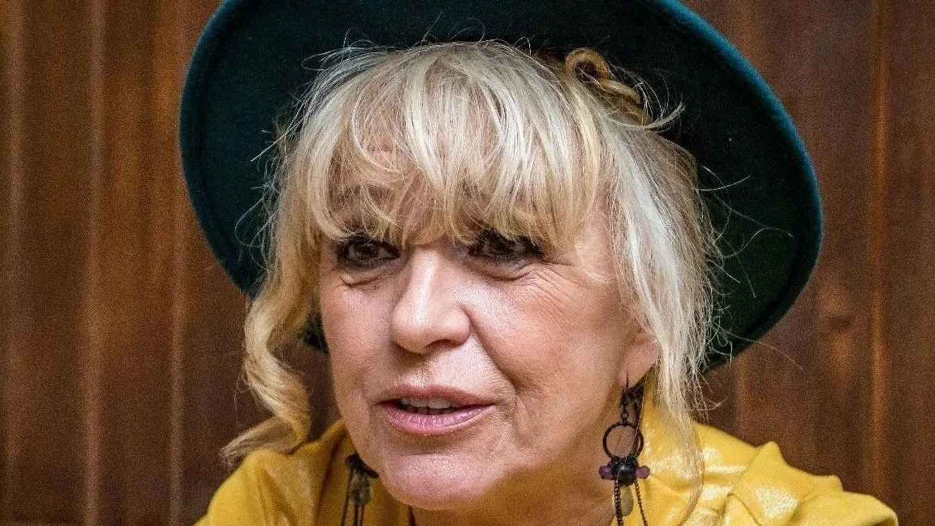  Így koncertezett a gyermeke apját gyászoló Csepregi Éva