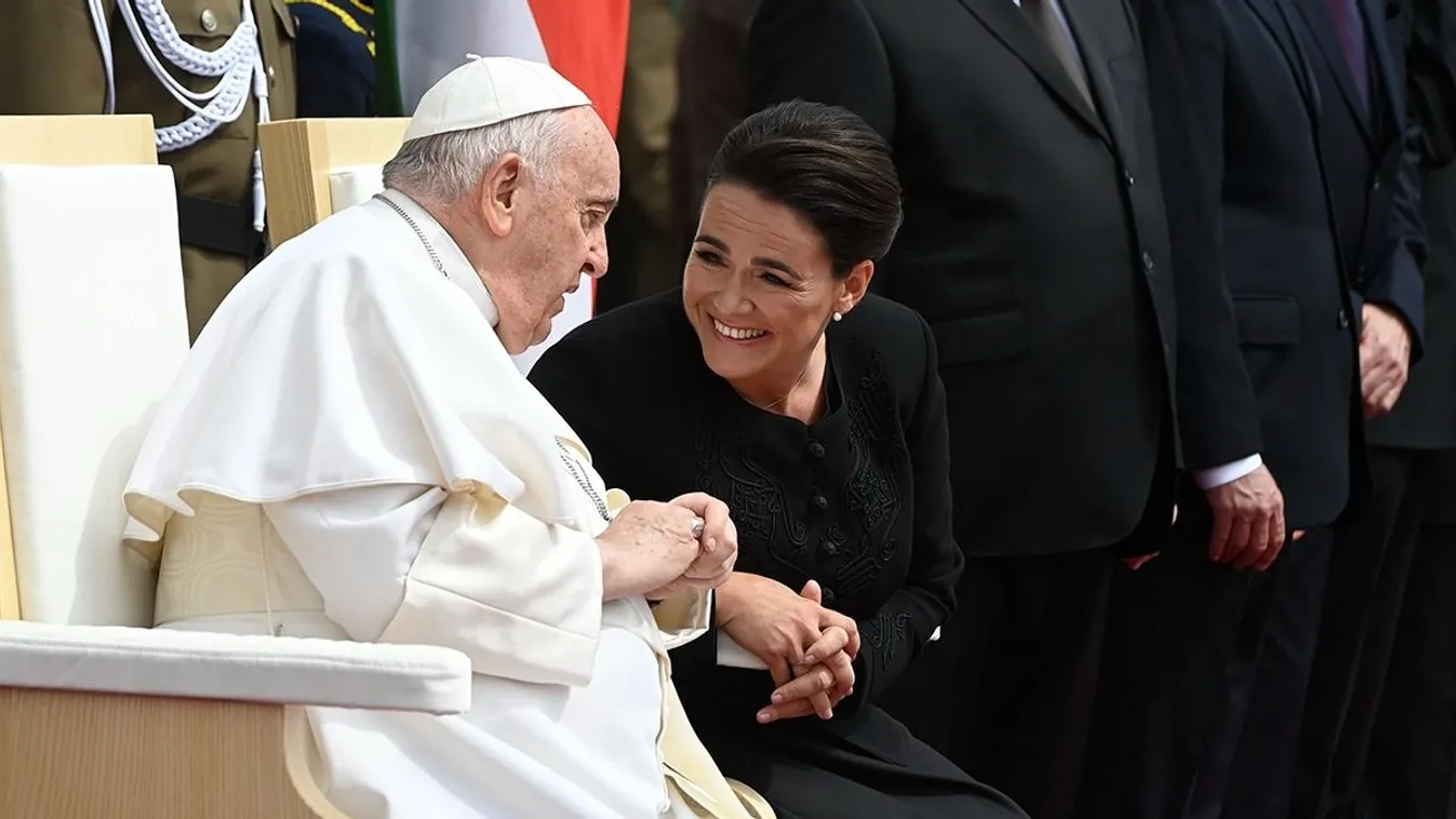 Novák Katalin és családja is találkozott a Szentatyával