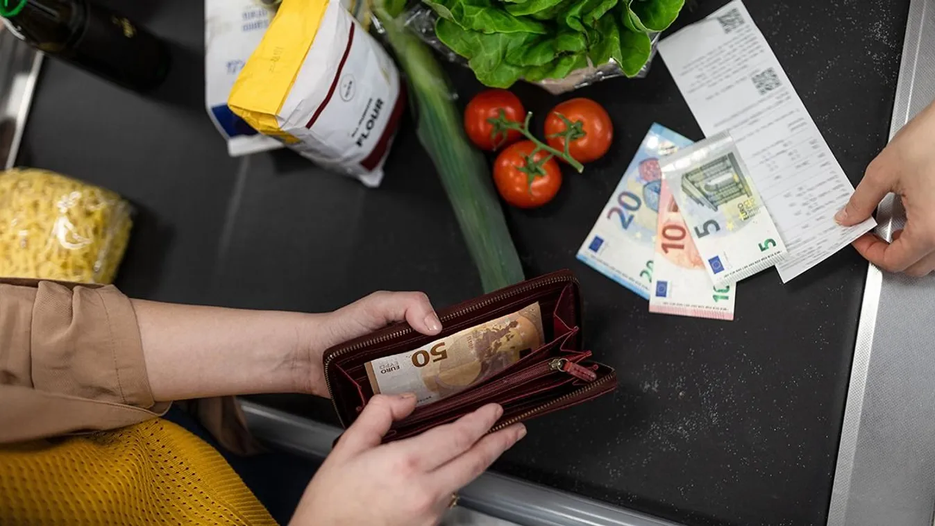 Ennyivel nőttek az élelmiszerárak a szomszédban