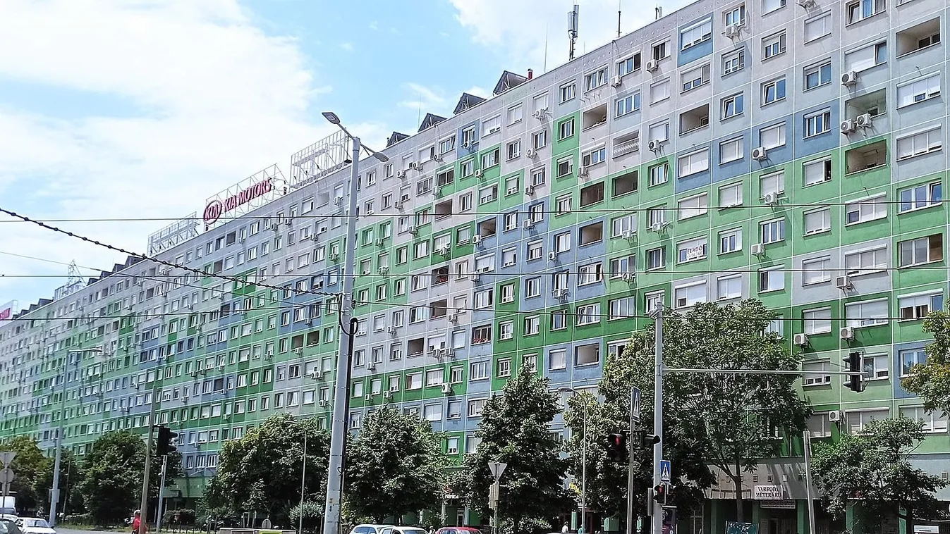 Kizuhant egy óbudai panel tizedik emeletéről egy idős nő