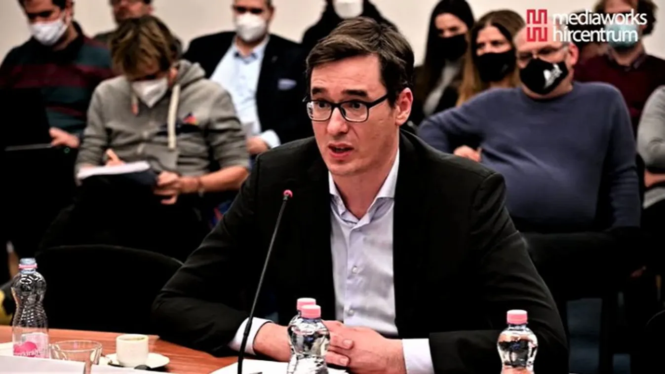 Megszorításokról kérdez Karácsony