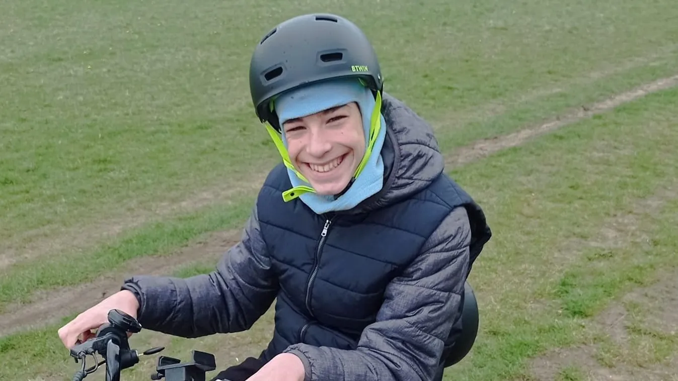 Online naplóban írnak az agykárosult fiú mindennapjairól