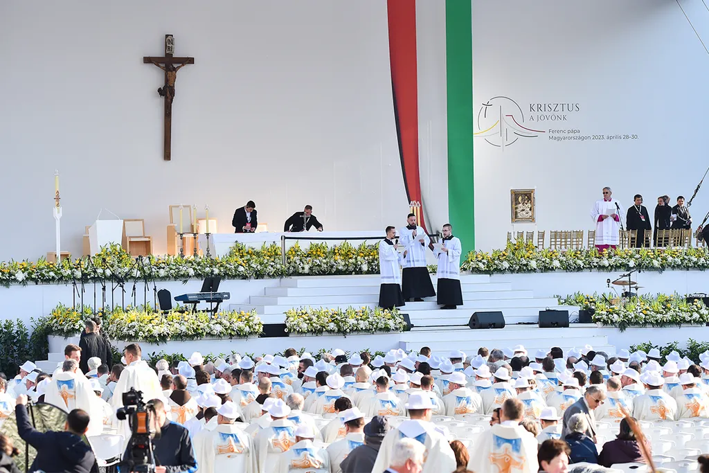 pápa, 20230430, szentmise