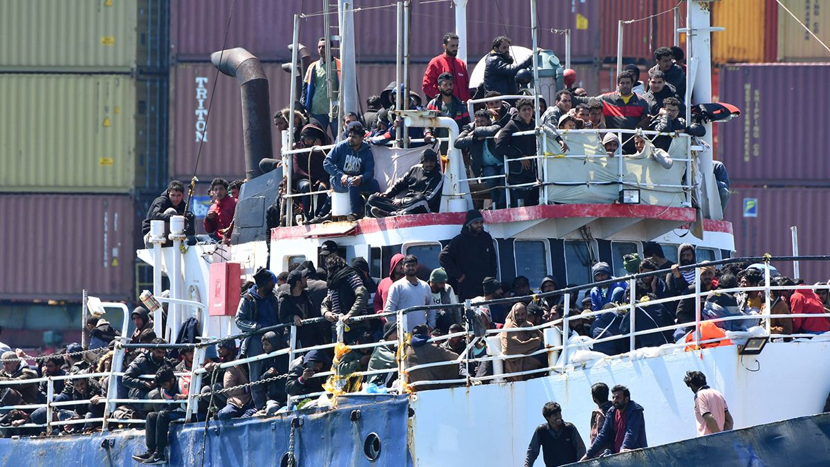 Titkos uniós dokumentum: Nyárig 300 ezer migráns érkezhet Európába