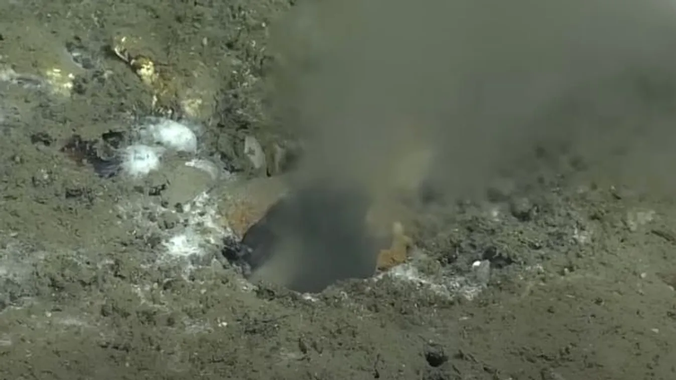 Egy hatalmas lyukat fedeztek fel a tudósok az óceán alján