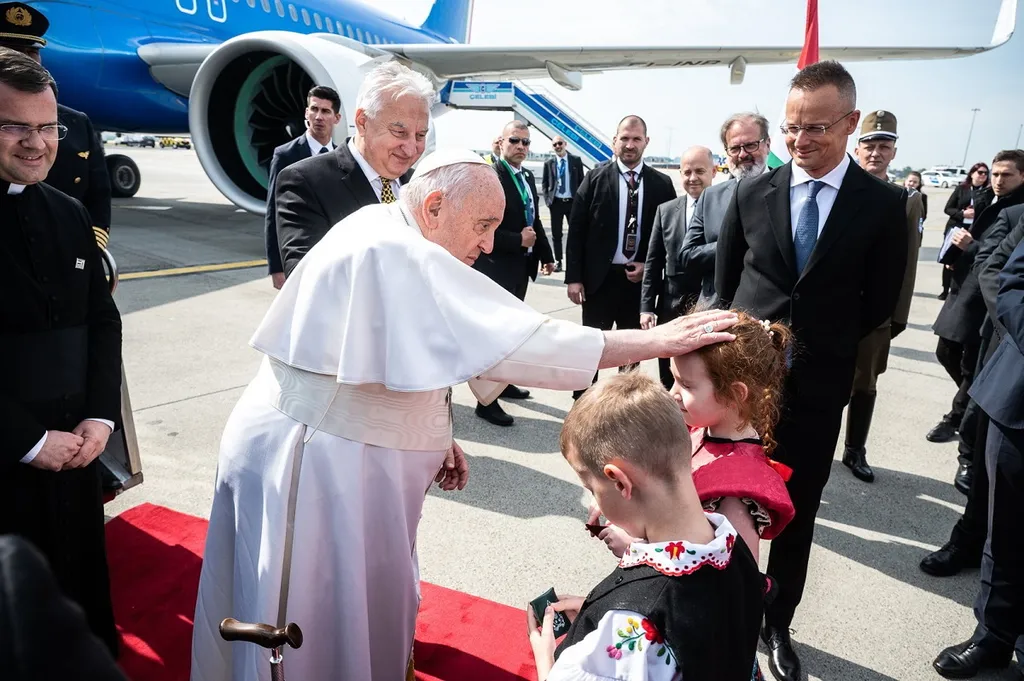 SZIJJÁRTÓ Péter; SEMJÉN Zsolt; FERENC pápa