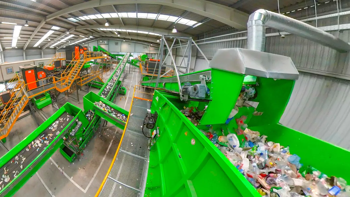 Legyilkolja a hulladékválogatót a használt videókazetta