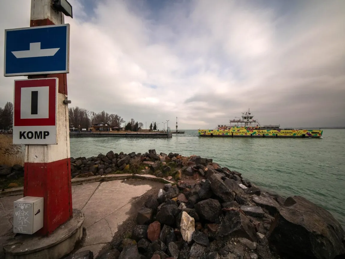 Balaton, hajó, hajózási szezon, komp, rév
