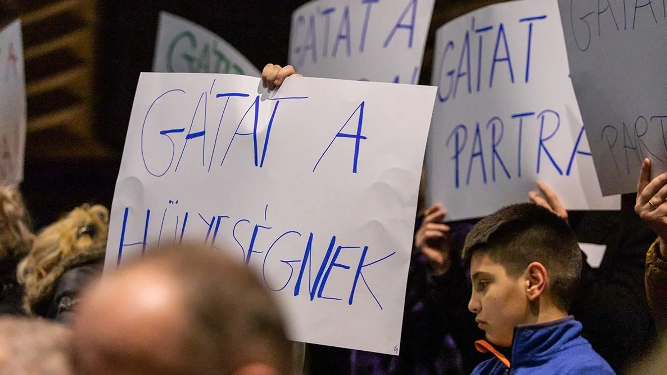 Karácsony Gergely szélhámos! - mondják a Római-parton élők, akiket nem véd majd az új gát