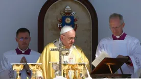 „Azt reméljük, megbékélést hoz" – Így várják a szentatya vasárnapi miséjét a magyarok – Videó