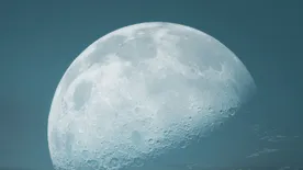 Misztikus fotók érkeztek a Hold túlsó oldaláról